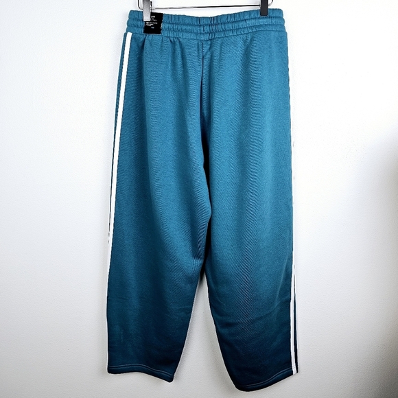 Adidas Essentials 3-Stripes Open Hem Fleece Pants Sweatpants NWT - Picture 4 of 15